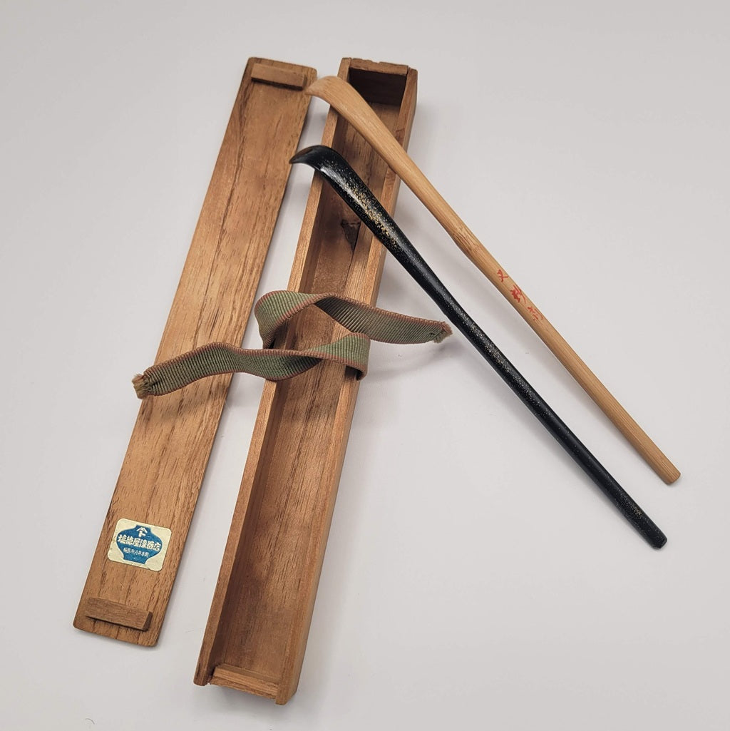 Wajima-nuri chashaku (又妙斎) Matami-sai, Shiokutoku-ya Shikkiten